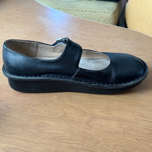Alegria Paloma Classic Black Shoes - Picture 6 of 10